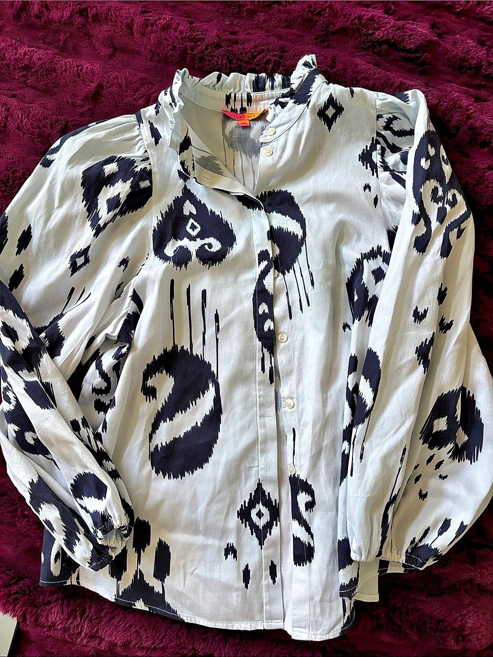Vilagallo Abstract Print Blouse in White & Black Size 40